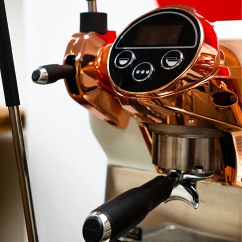 Faema E71 E Espresso Kahve Makinesi, Full Otomatik, 2 Gruplu, Siyah Bakır
