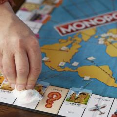 Monopoly Dünya  Turu Aile Kutu Oyunu