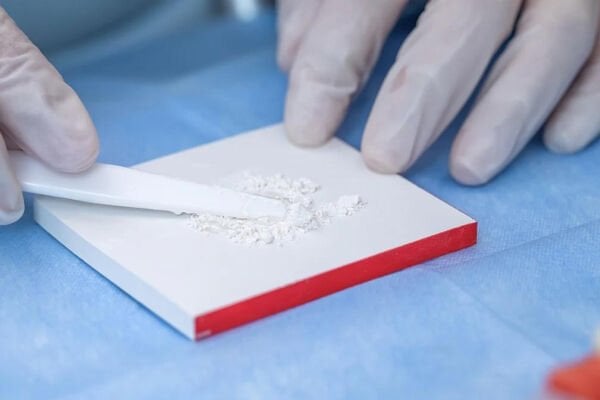 Huge Luting I - Cam İyonomer Siman Yapıştırıcı (30g+25gr)