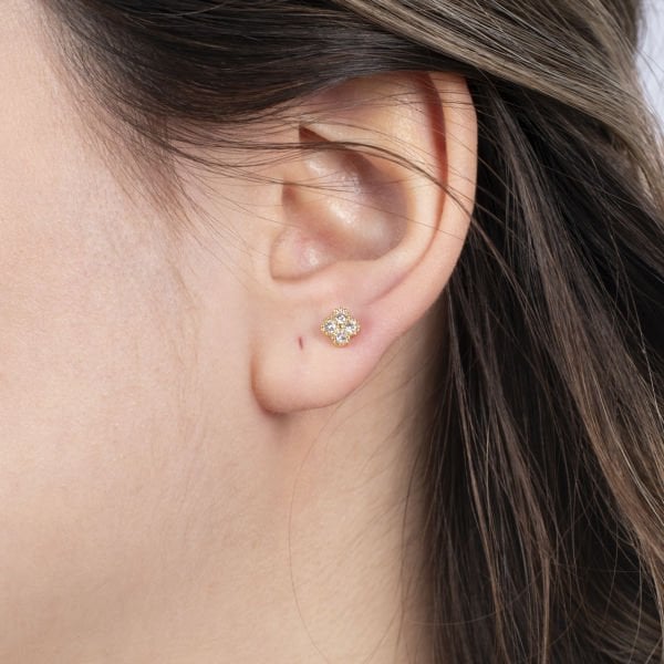 Nur Silver Yonca Model Çelik Tragus Küpe - NUR-CP00189