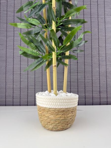 Bahçem Dekoratif Yapay Yapraklı Hasır Sea Grass/Beyaz Koton Saksılı 3 Gövde Bambu Ağacı 90 Cm