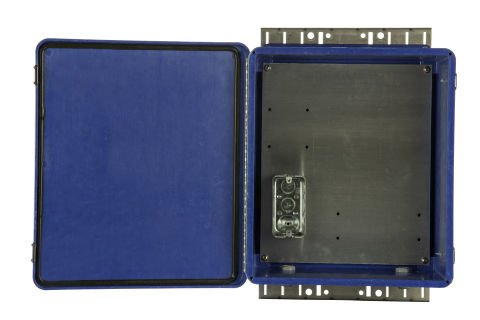 NEMA 4X Kablosuz Güvenlik Muhafaza 14'' x 12'' (356 mm x 305 mm); Pre Mavi, önceden imal edilmiş Arka panel, 4CS-1/2 Elektrik kutusu, kutup montaj braketi, 2 NEMA 4X sıkıştırma parçaları, UTP bağlantı kitini de içerir ve yüklü.