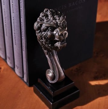 Lion Head Book Holder