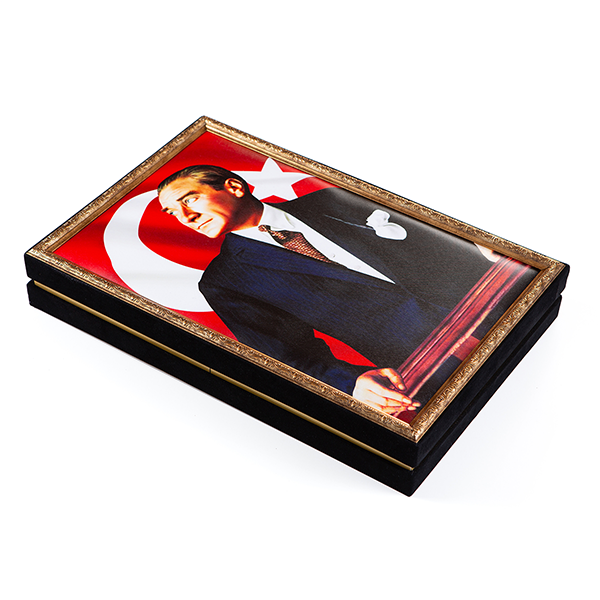 Atatürk Tablo Çikolata Kutusu 36.5x56x8.5