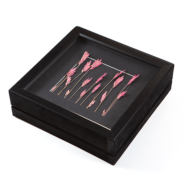 Özel El İşçiliği Çiçekli Çerçeveli Çikolata Kutusu 33x33x11cm