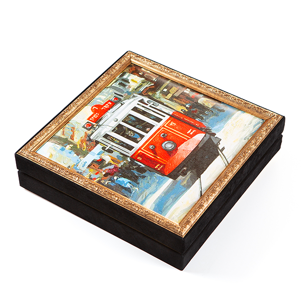 Beyoğlu Tablo Çerçeveli Çikolata Kutusu 33x33x8.5cm