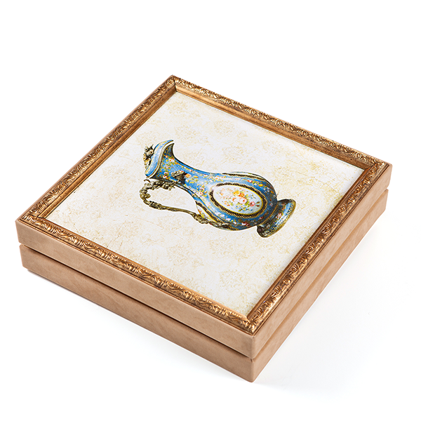 Oryantal Sürahi Tablolu Çerçeveli  Çikolata Kutusu 33x33x8.5cm