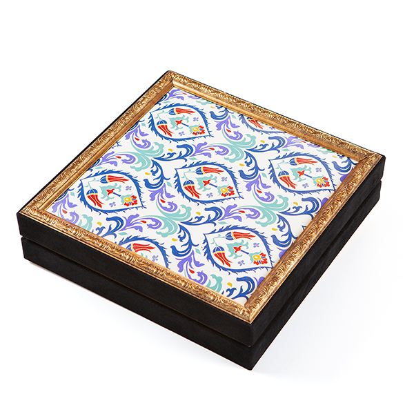 Oryantal Çiçek Motifi Tablolu Çerçeveli Çikolata Kutusu 33x33x8.5cm