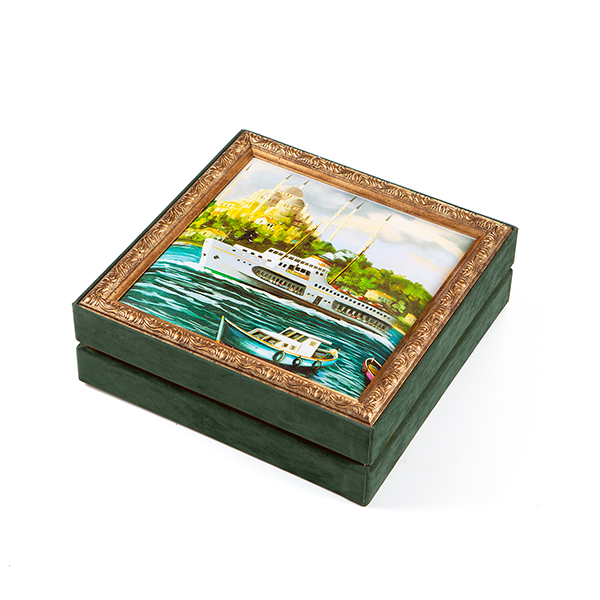 Vapur Tablolu Çerçeveli Çikolata Kutusu 25.5x25.5x8.5cm