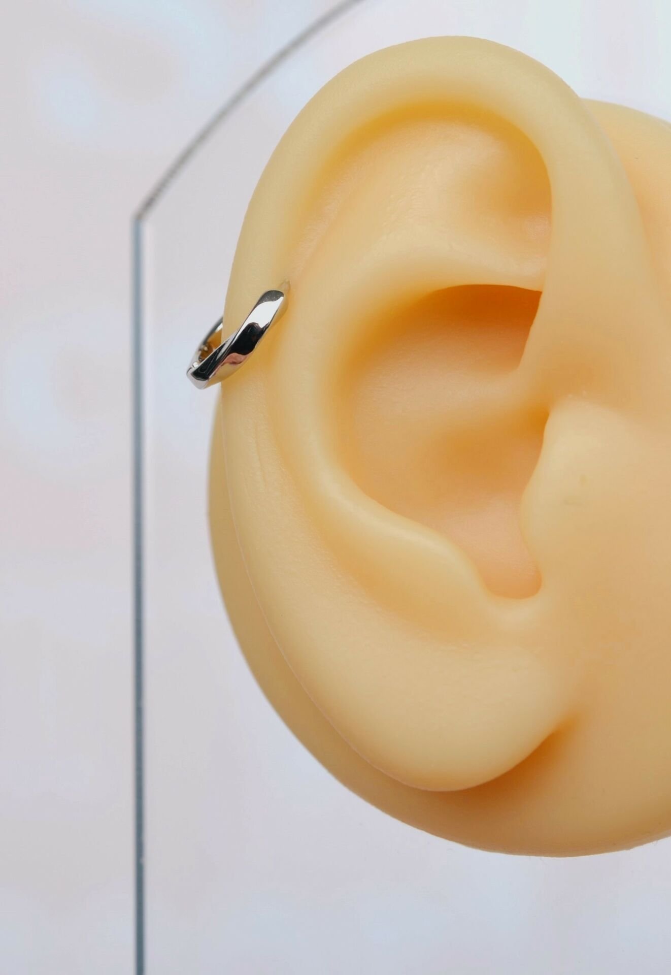Thick store cartilage piercing