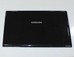 Samsung NP R520H Lcd Cover Arka Kapak Kusurlu Onarımlı FGJLMQR6