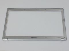 Samsung NP R520H Lcd Bezel Frame Çerçeve BJLRUWX8