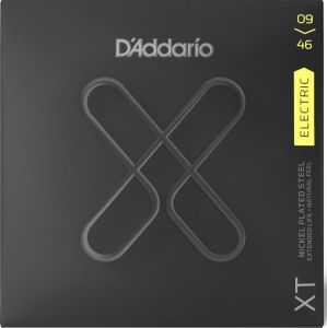 D'Addario XTE0946 Super Light Top/Regular Bottom Set - Electric Guitar String 09-46