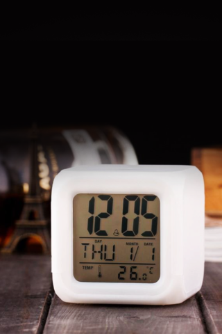 Alarmlı Renk Değiştiren Dijital Küp Çalar Saat