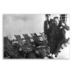 Mustafa Kemal Atatürk Salıncakta Sallanırken Portre Tablosu - ATC116