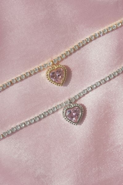 Collar de canal de gargantilla de corazón rosa