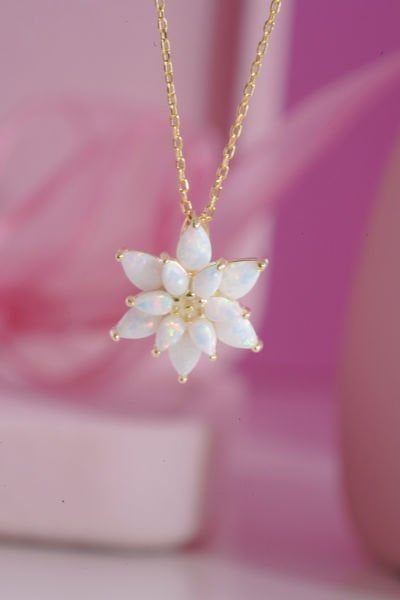 Opal Taşlı Lotus Çiçeği Kolye - 925 Ayar Gümüş