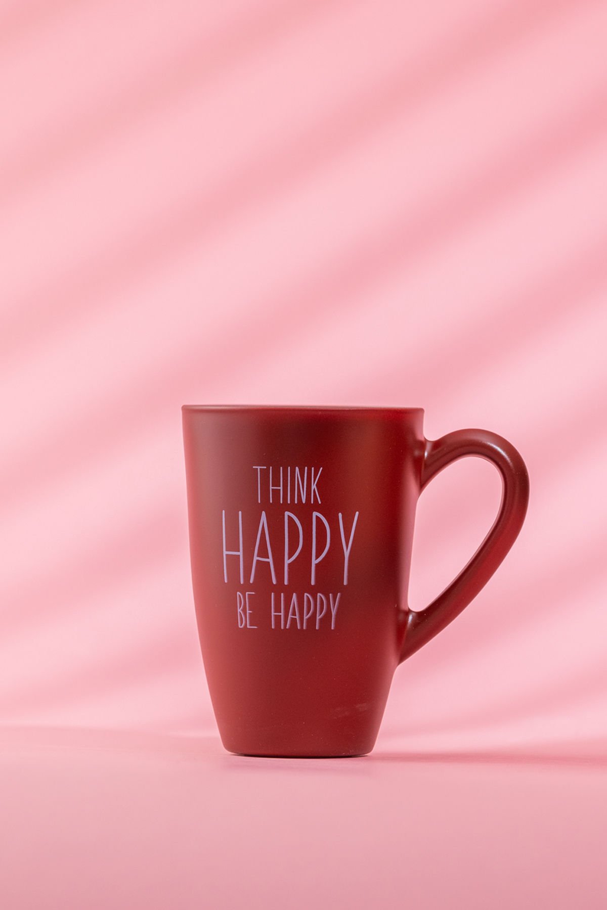 Think Happy Be Happy Sloganlı Kupa Bordo 325 cc