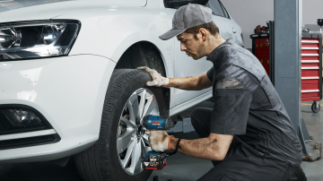 Bosch Akülü Somun Sıkma Makinesi GDS 18V-400 (2 x 5,0 Ah Akü) - 06019K0020