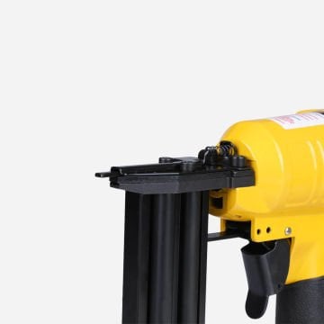 Rtrmax RTM0130 Havalı Çivi Çakma Tabancası 10-30Mm Çantalı