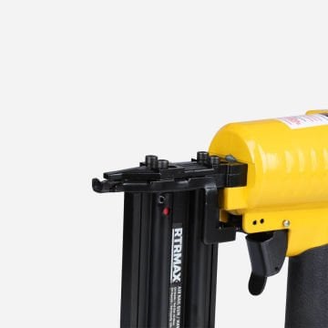 Rtrmax RTM0135 Havalı Çivi Çakma Tabancası 10-50Mm Çantalı