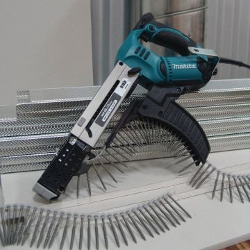 Makita 6844 ŞERİT VİDALAMA 470W