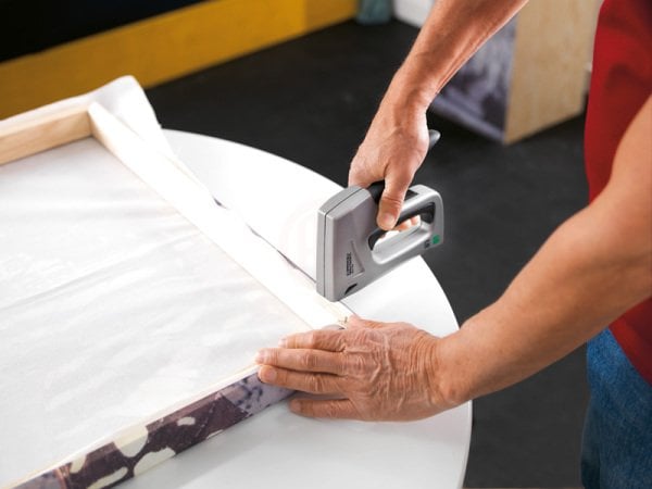 Rapid Zımba Teli 53 Serisi Galvaniz 8 mm (1 Paket/5000 Adet) (Plastik Kutu) - 40303084