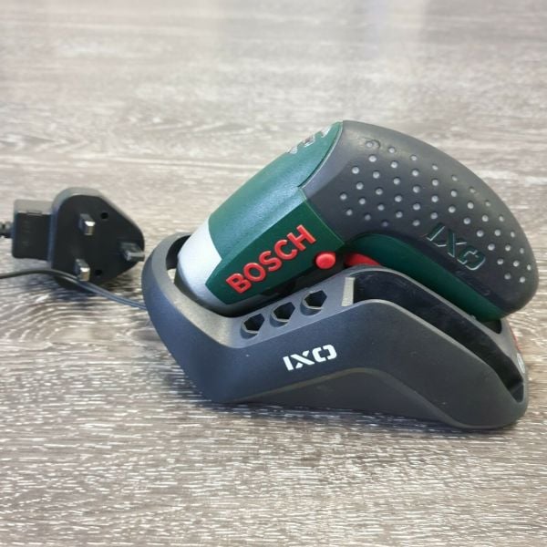 Bosch Ixo Vı Şarj Yuvası - 1600A01Pw2