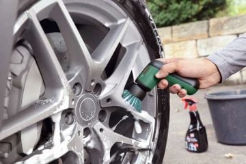 Bosch Akülü Yüzey Temizleme Makinesi UniversalBrush (Entegre Akü 1,5 Ah) - 06033E0000