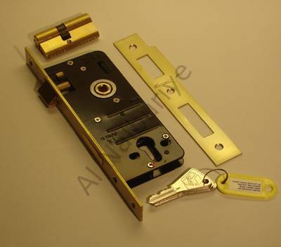 Özruh ANAHTARLI ODA TİPİ GÖMME KİLİT 55 MM SARI - T9A550