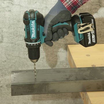 Makita Akülü Vidalama Matkabı DDF482RFE (2 x 3,0 Ah Akü)