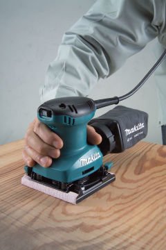 Makita Zımpara Makinesi Avuç İçi Titreşim BO4557