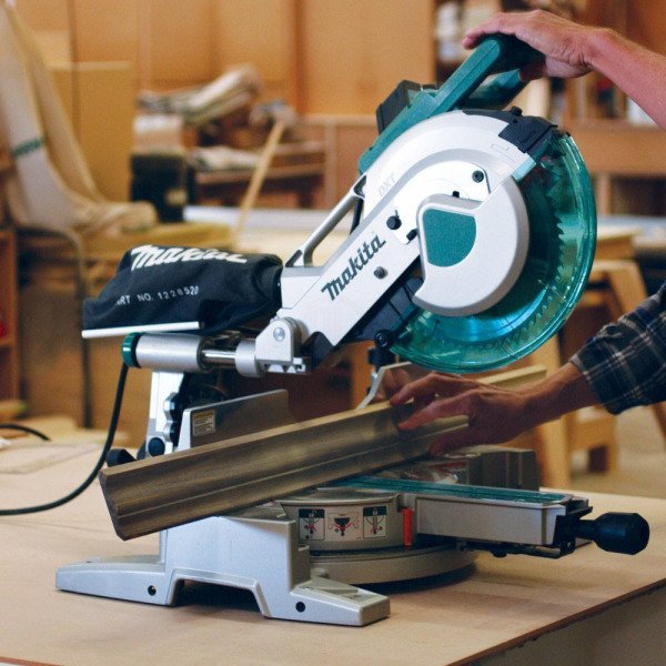 Makita LS1016L SÜRGÜLÜ LAZERLİ GÖNYE KESİM TEZGAHI - MAKLS1016L