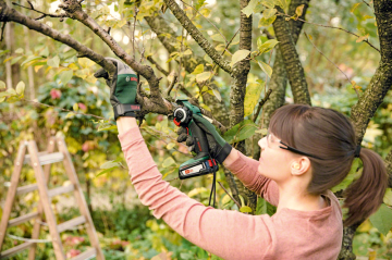 Bosch Akülü NanoBlade Testere Makinesi AdvancedCut 18 (1 x 2,5 Ah Akü) - 06033D5101
