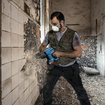 Bosch Akülü Kırıcı Delici Makine SDS Plus GBH 180-LI (2 x 4,0 Ah Akü) - 0611911121