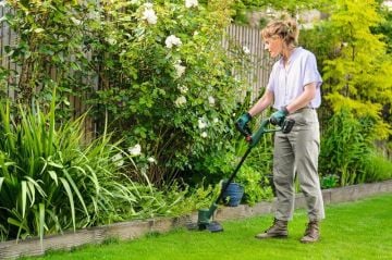 Bosch Akülü Kenar Kesme Makinesi EasyGrassCut 18V-26 (Aküsüz) + Tırmık ve Yüz Koruyucu Tel Örgü Siperlik Hediyeli