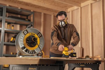 Stanley IP44 Metal 4 Soketli 40 Metre Makaralı Kablo 3x1.5 mm H05VV-F