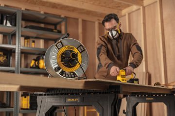 Stanley IP44 Metal 4 Soketli 50 Metre Makaralı Kablo 3x1.5 mm H05VV-F