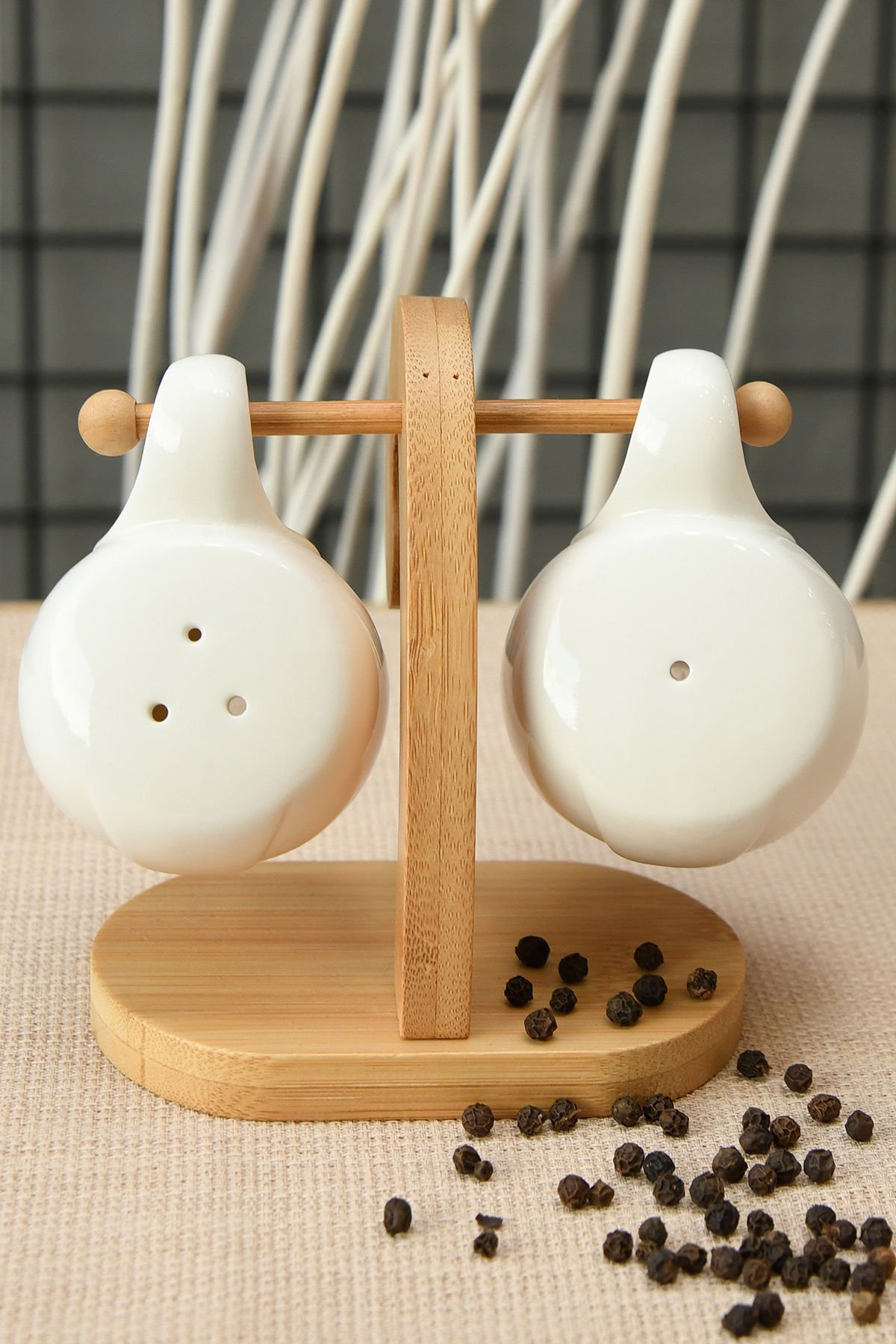 BAMBU STANDLI PORSELEN TUZLUK BİBERLİK 11*11CM