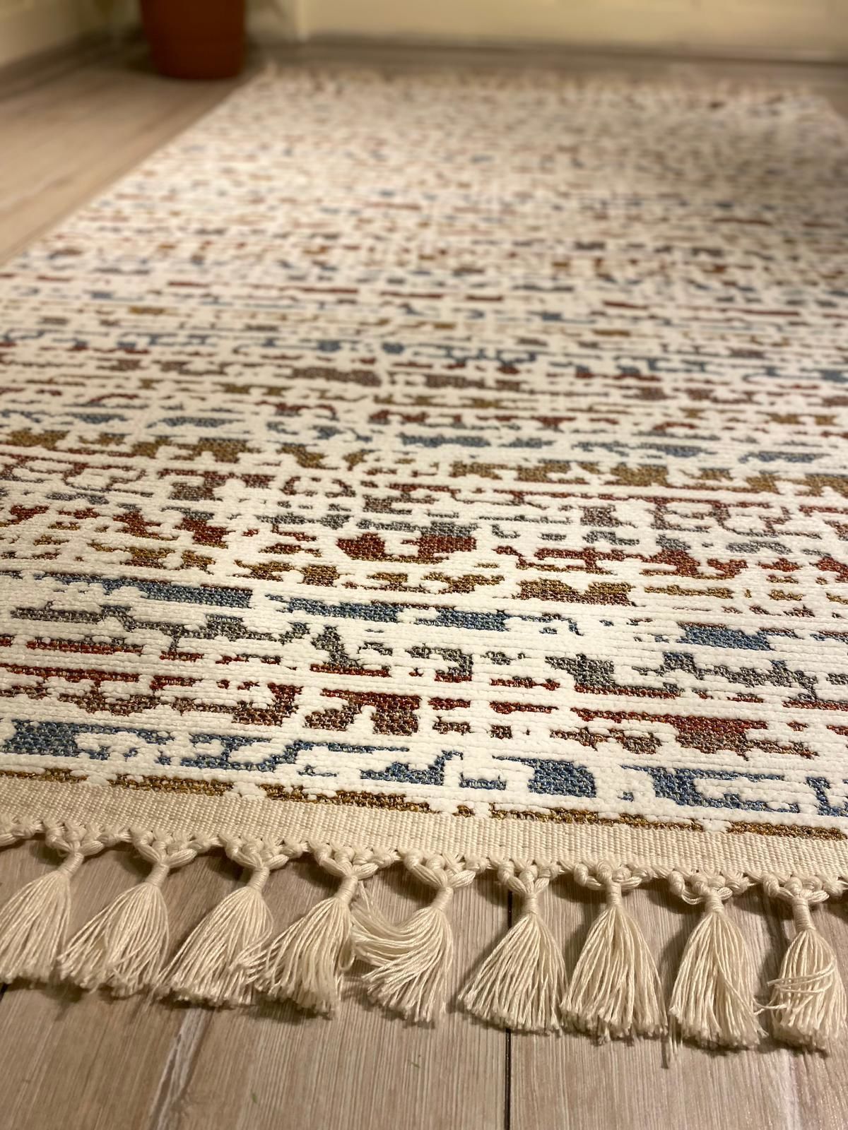 Çok Renkli Dağınık Desen Garden Kilim