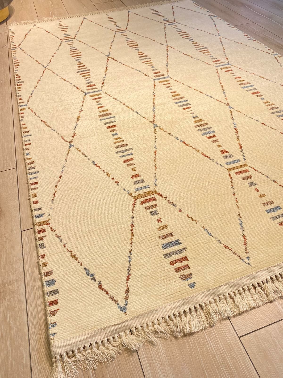 Garden Soft Krem Renkli Üçgen Desenli Kilim