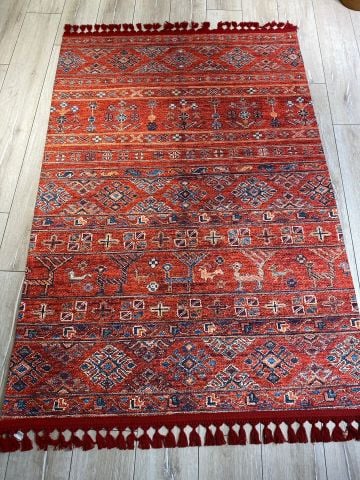 Etnik Desen Kırmızı Renkli Eskitme Kilim