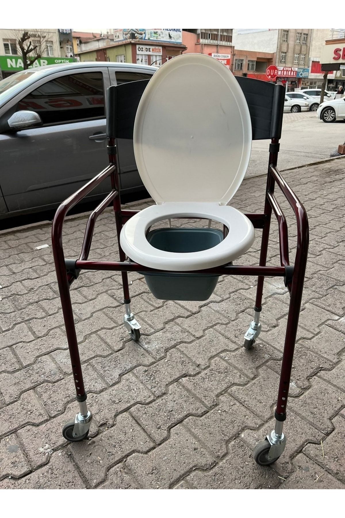 Plastik Kapaklı Tekerlekli Tuvaletli Hasta Sandalyesi