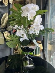 Yapay orkideli figürlü vazo/ Gümüş