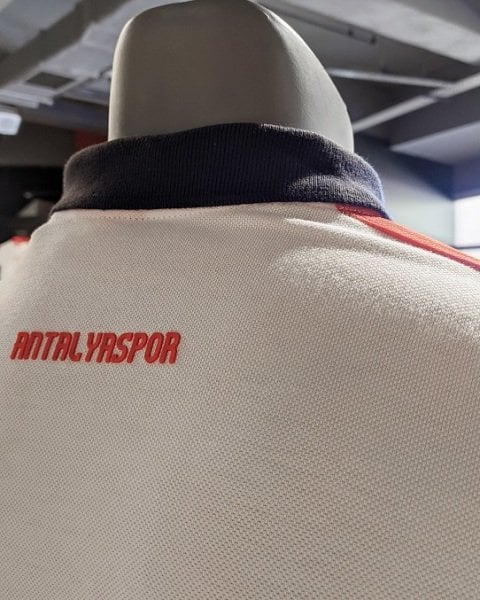 ANTALYASPOR OMUZ BİYELİ POLO YAKA T-SHİRT