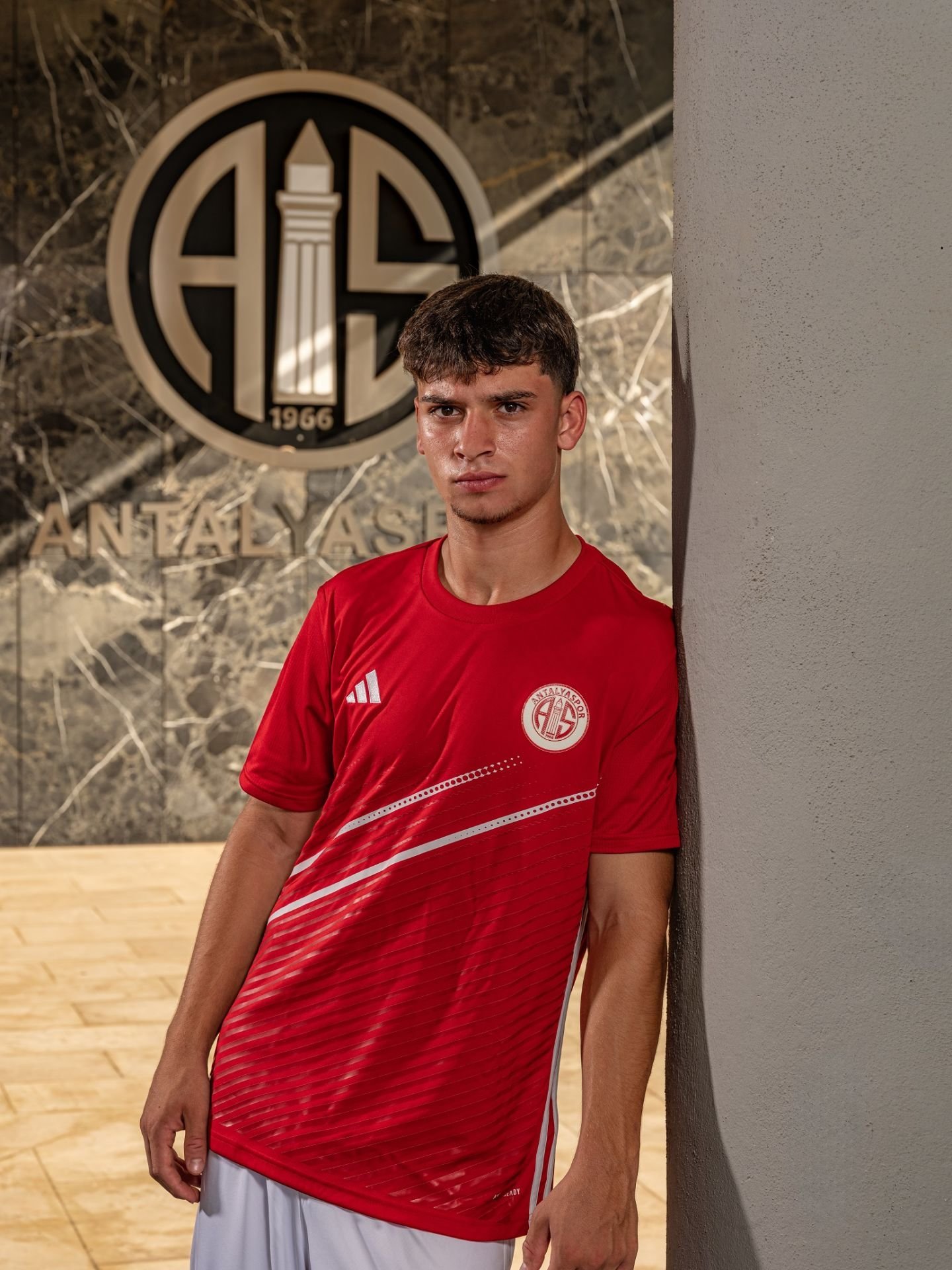 ANTALYASPOR 2025-26 SEZON KIRMIZI MAÇ FORMASI