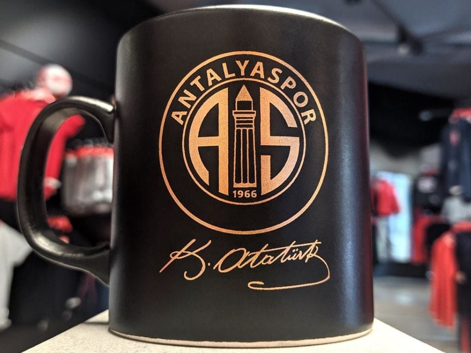 ANTALYASPOR  KUPA SİYAH GOLD LOGO ATATÜRK İMZALI