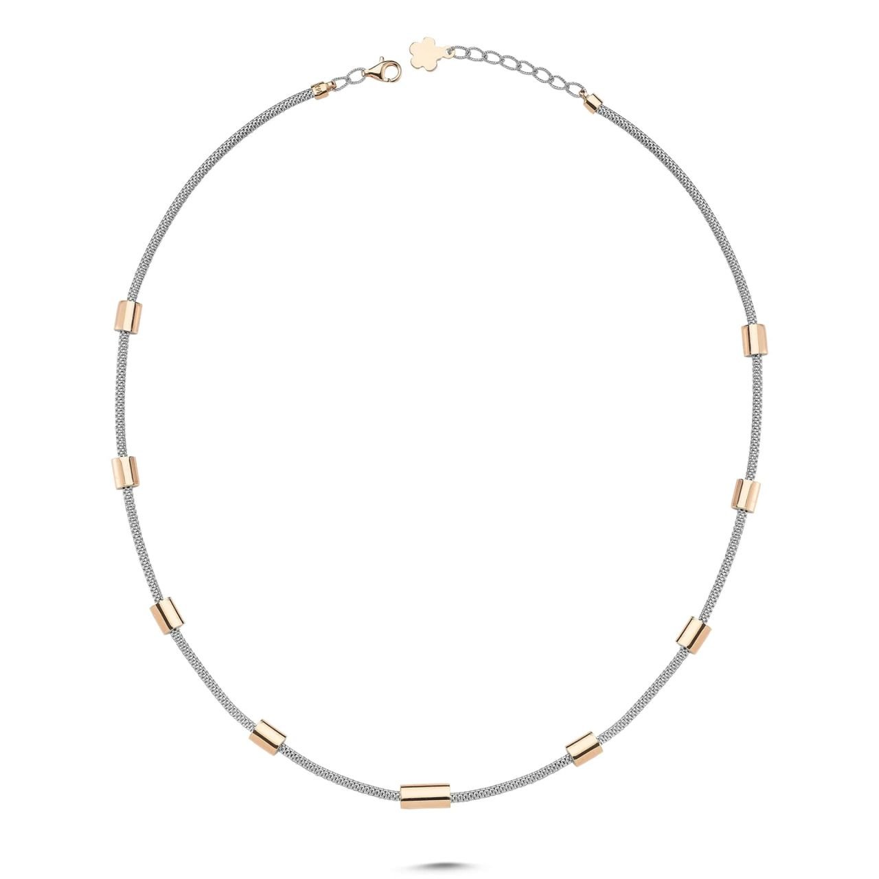 TSM 2106 is 7.70g Gold Necklace