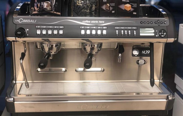 Espresso Makineleri Hakkında Bilmeniz Gerekenler: Özellikler, Temizlik, Fiyat ve Markalar