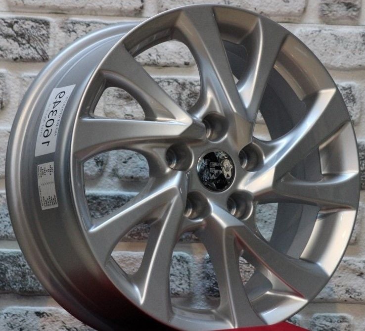 16 İnç 5X114.3 Toyota Corolla Silver Jant Takım